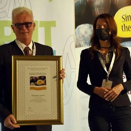 In With Scenic Terrace Villa