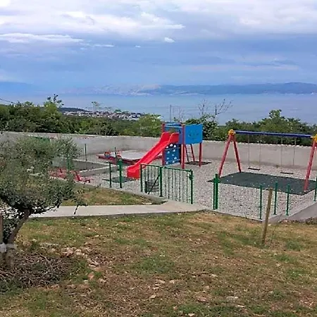 In With Scenic Terrace Vilă