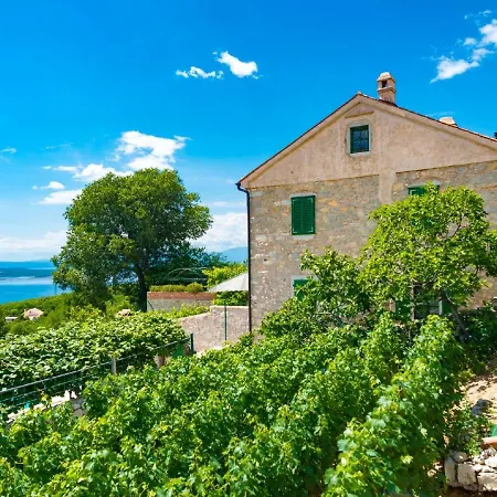 In With Scenic Terrace *