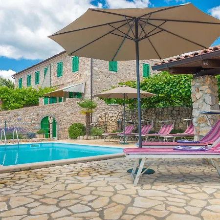 Villa Modern In With Pool